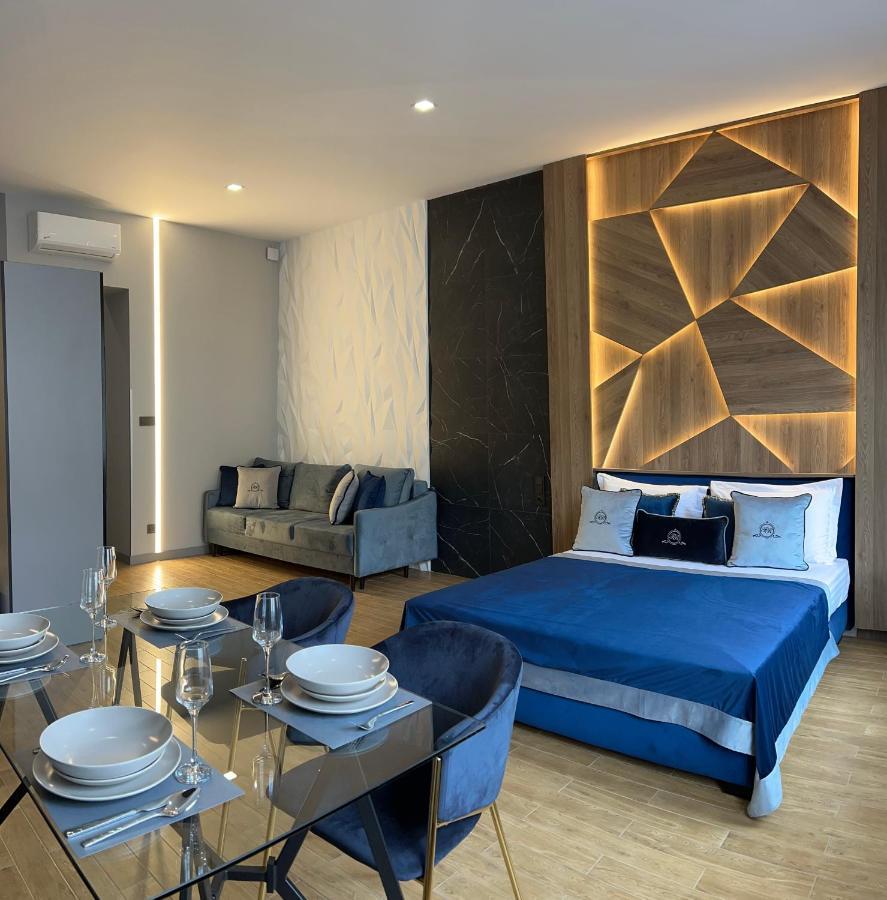 Central Family Boutique Apartments 2 Lviv Exterior foto