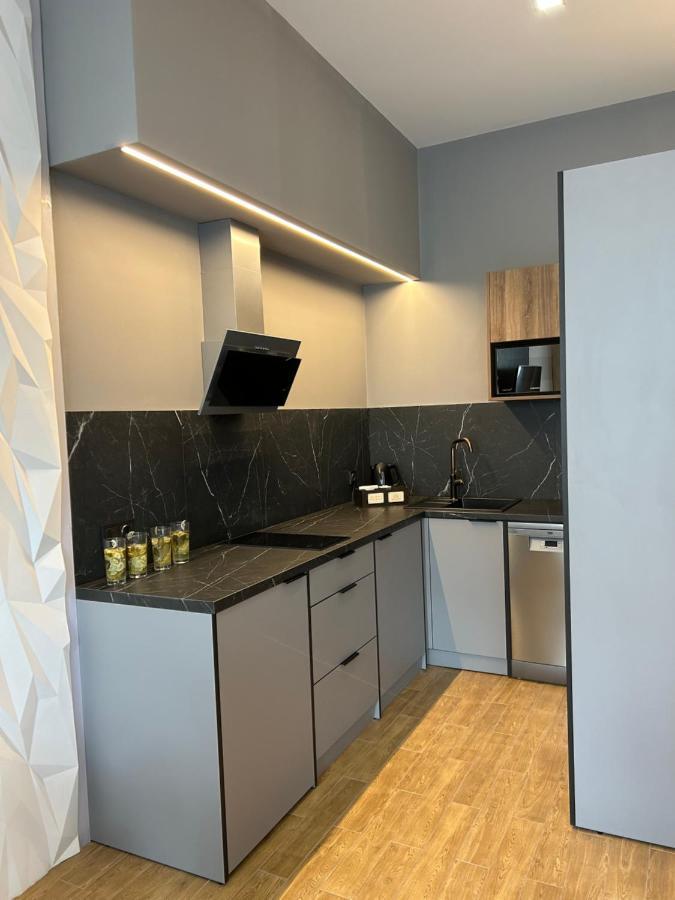 Central Family Boutique Apartments 2 Lviv Exterior foto